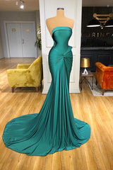 Modern Green Strapless Mermaid Ruffles Prom Dress