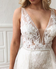 Modern Straps V-Neck Mermaid Detachable Wedding Dress with Lace