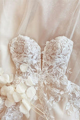 New Arrival Lace Wedding Dress with Spaghetti-Straps Tulle A Line