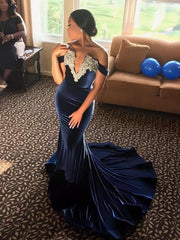 Off-The-Shoulder Velvet Prom Dresses Mermaid with Sweep/Brush Train