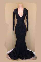 Sexy Black Mermaid V-Neck Long Sleeves Appliques Sequins Prom Dress