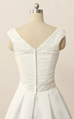 Short V-Neck Pleats Beading Appliques Zipper Satin Wedding Dress