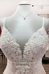 Stunning Tulle A-line V-neck Wedding Dress with Ruffles and Lace Appliques