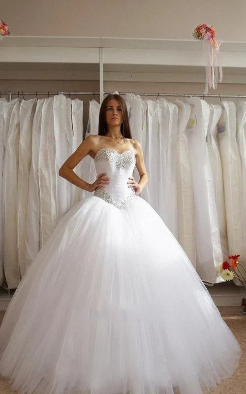 Sweetheart Sleeveless Tulle Ball Gown Wedding Dress with Corset Bodice and Rhinestones