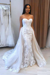Vintage Sweetheart A-line Floor-length Tulle Wedding Dress With Appliques Lace