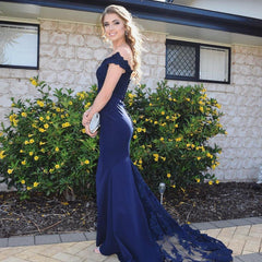 Off The Shoulder V-neck Long Mermaid Bridesmaid Dresses Lace Appliques