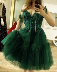 Short Dark Green Tulle Appliques Homecoming Dresses
