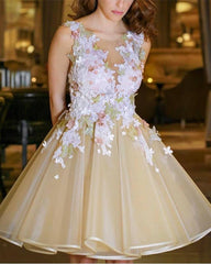 Short Floral Lace Embroidery Open Back Homecoming  Dress - RongMoon