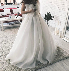 Une ligne chérie organza robes de mariée avec arc