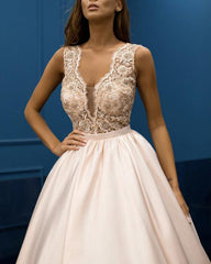 Plunge Neckline Satin Floor Length Evening Dresses Lace Embroidery