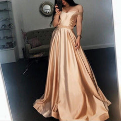 Robe de soirée longue champagne à col en V et épaules dénudées