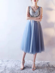 A-Line Bridesmaid Dress V Neck Short Sleeve Elegant Tea Length Lace / Tulle with Appliques - RongMoon