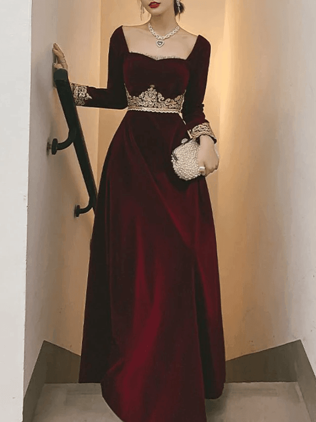 A-Line Elegant Vintage Wedding Guest Formal Evening Valentine's Day Dress Scoop Neck Long Sleeve Floor Length Velvet with Appliques - RongMoon
