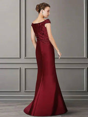 A-Line Mother of the Bride Dress Elegant V Neck Sweep / Brush Train Lace Satin Sleeveless with Appliques Split Front - RongMoon