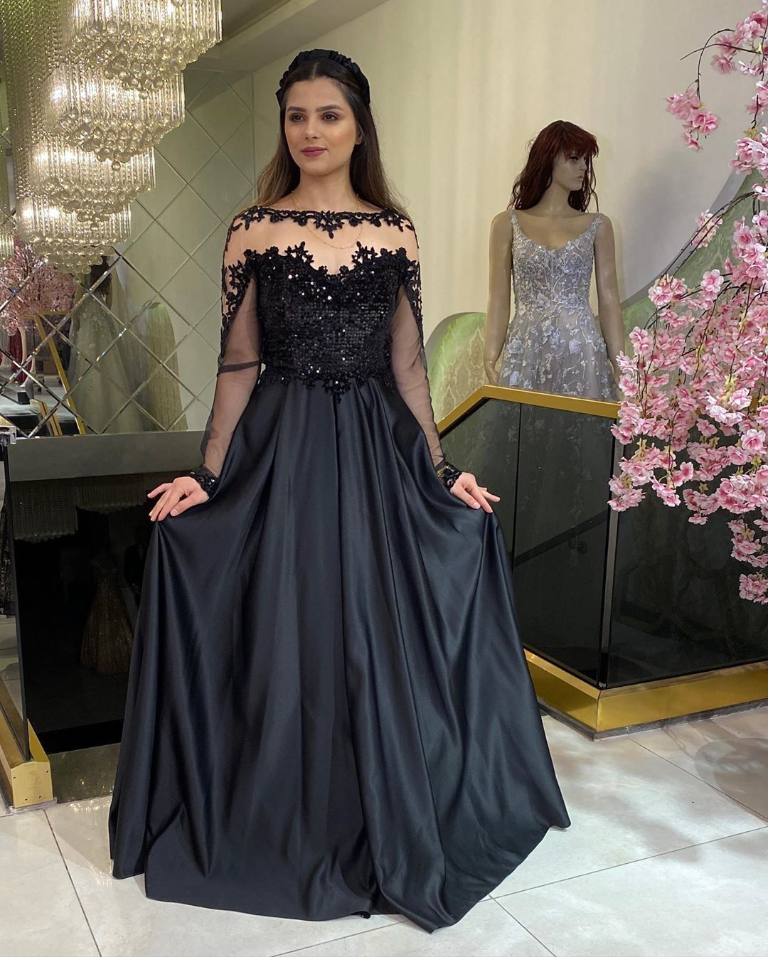 Glamorous A Line Bateau Black Long Prom/Evening Dress Appliques    cg20901