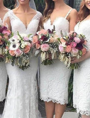 Sheath / Column Bridesmaid Dress V Neck / Spaghetti Strap Sleeveless Vintage Tea Length Lace with Solid Color - RongMoon