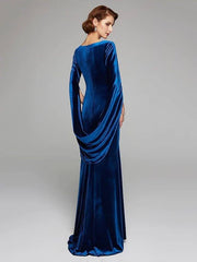 Mermaid / Trumpet Mother of the Bride Dress Plus Size Vintage Sexy Scoop Neck Sweep / Brush Train Velvet Long Sleeve with Pleats - RongMoon