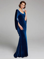 Mermaid / Trumpet Mother of the Bride Dress Plus Size Vintage Sexy Scoop Neck Sweep / Brush Train Velvet Long Sleeve with Pleats - RongMoon