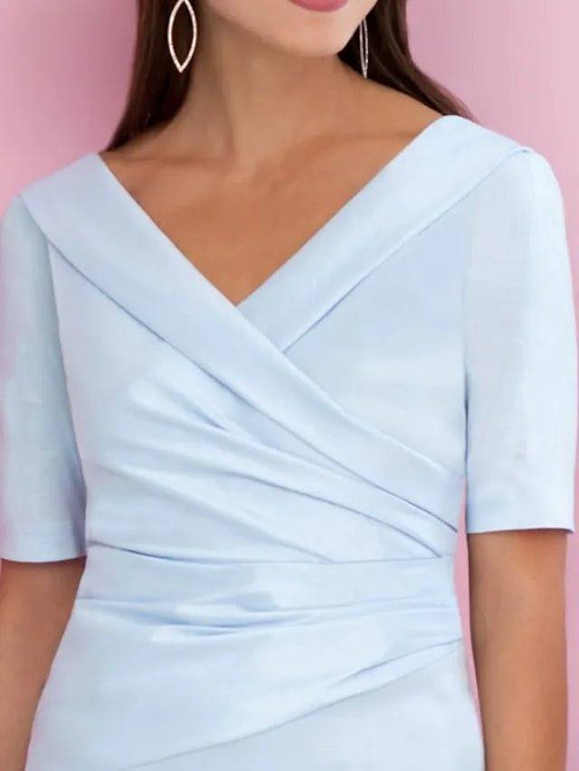 Sheath / Column Mother of the Bride Dress Elegant V Neck Knee Length Satin Short Sleeve with Ruching - RongMoon
