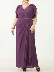 Sheath / Column Mother of the Bride Dress Plus Size Elegant V Neck Floor Length Chiffon Short Sleeve with Pleats - RongMoon